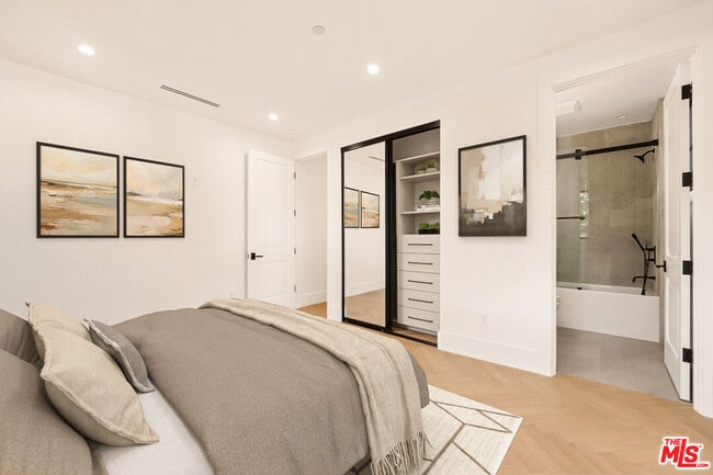 Building Photo - 4539 Longridge Ave