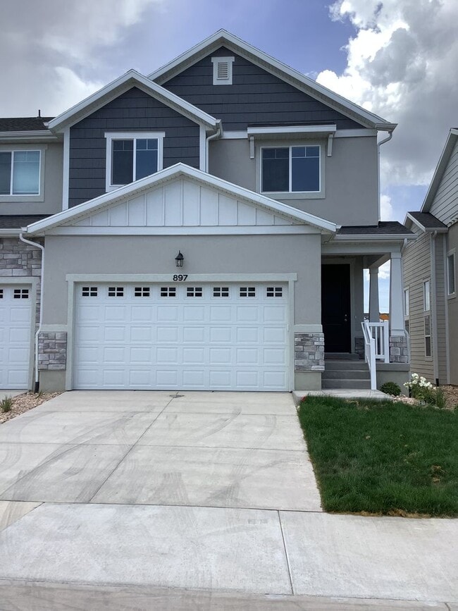 Building Photo - FREE FIRST MONTH'S RENT - New Construction Townhome Located in Prime Saratoga Springs Location