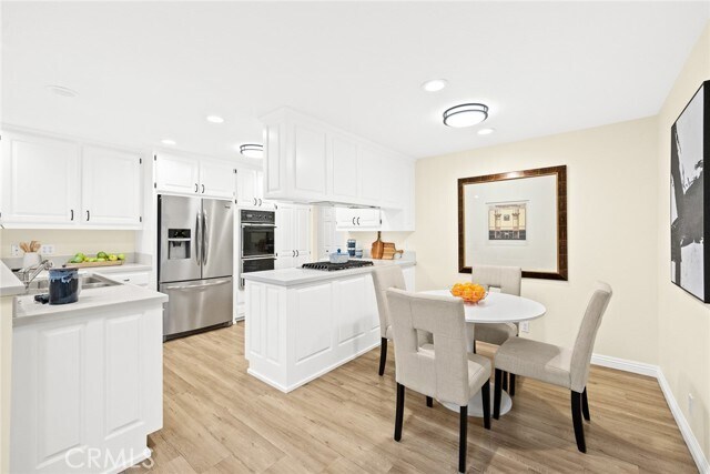 Building Photo - 1647 N Santa Anita Ave