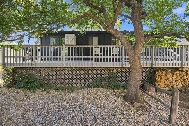 Building Photo - Beautiful 4BED/2BA Tri-Level Home in Widefield Country Club Heights