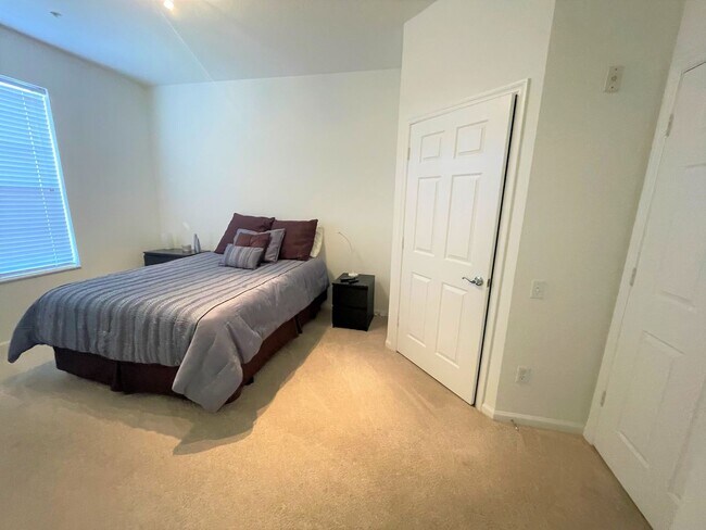 Building Photo - FURNISHED APARTMENT IN THE METROWEST AREA!