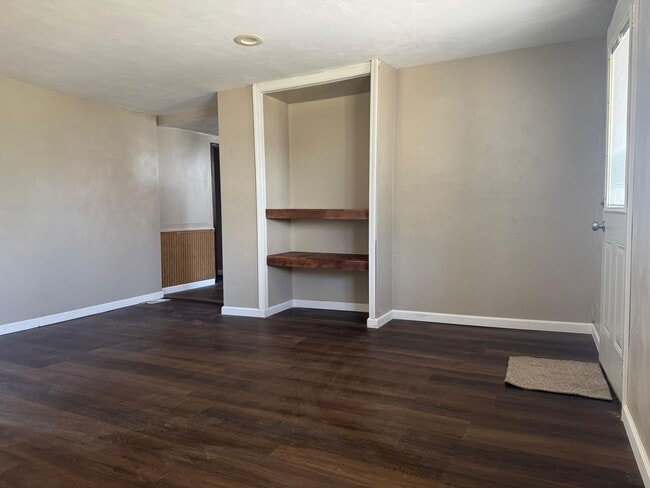 Building Photo - Cute 1 bedroom house Rochester