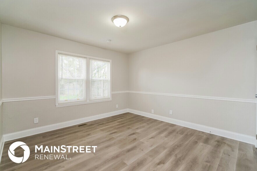 Building Photo - 8413 E 37th Pl