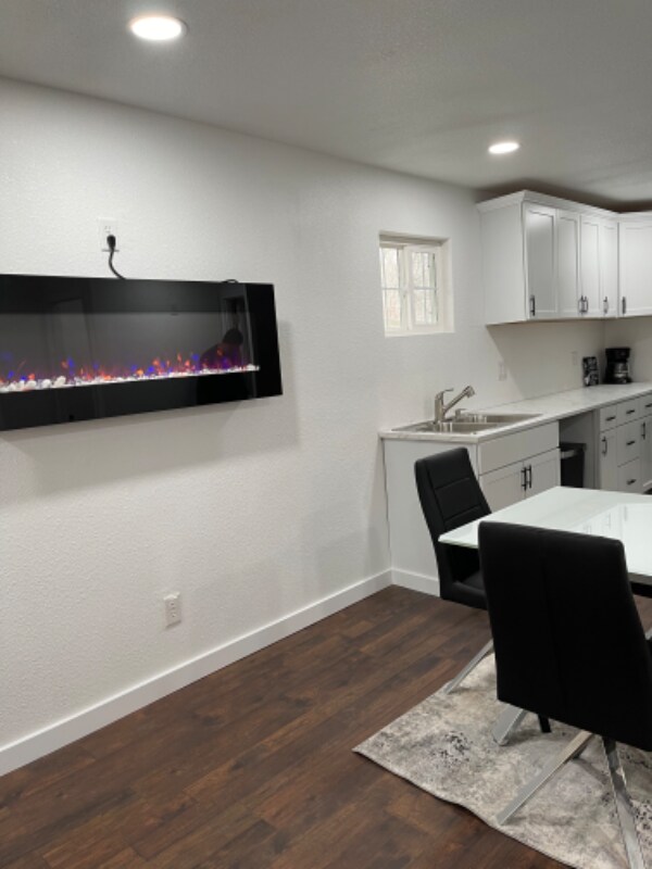 Building Photo - 804 Sheridan St