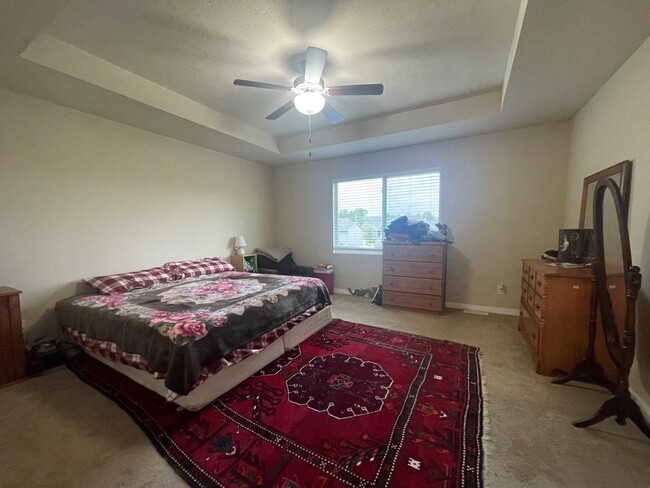 Building Photo - Bellevue Home For Rent!