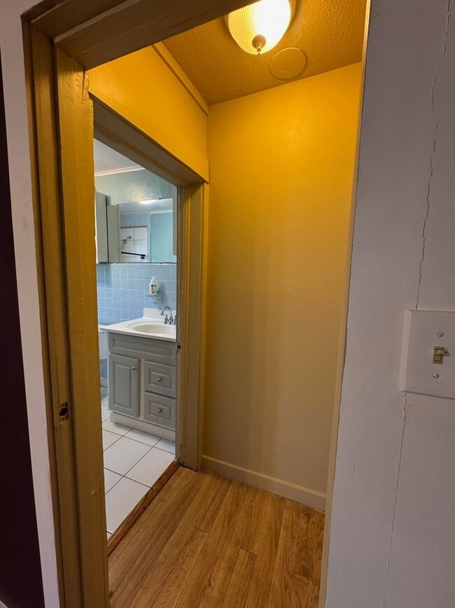 Building Photo - East AVL - Studio Apartment with Large Deck