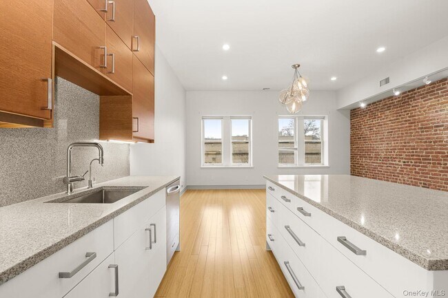 Building Photo - 343 Greenwich Ave