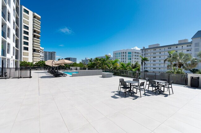 Building Photo - 3115 S Ocean Blvd