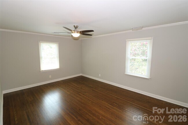 Building Photo - 5410 Londonderry Rd