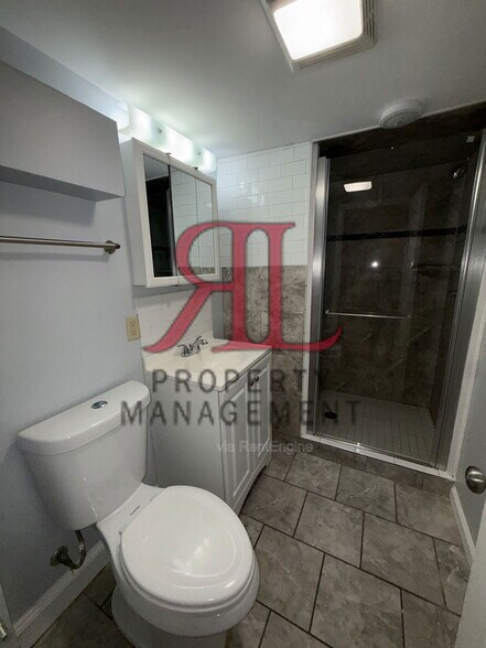 Building Photo - 722 Sheridan Ave