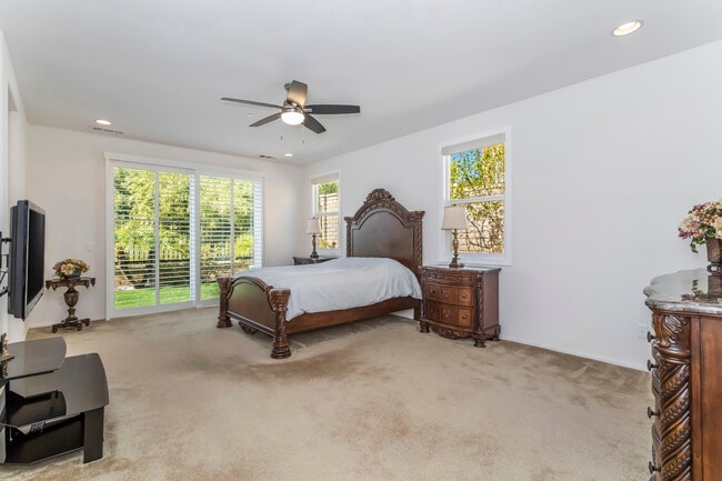 Building Photo - 28629 Farrier Dr