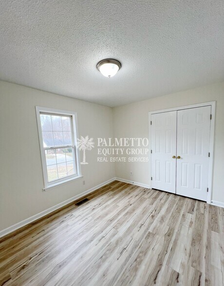 Building Photo - 4806 Shady Pine Dr