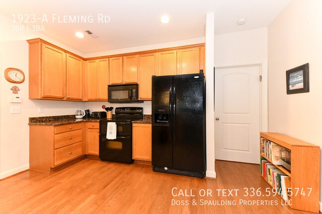 Building Photo - 1923 Fleming Rd