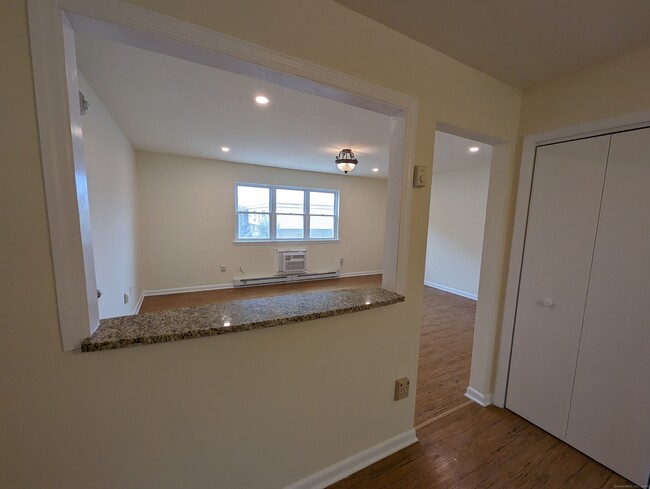 Building Photo - 101 Belair Dr