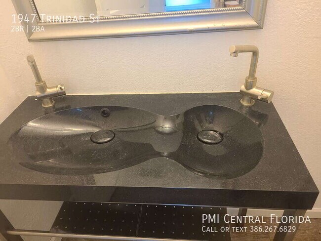 Building Photo - 1947 Trinidad St