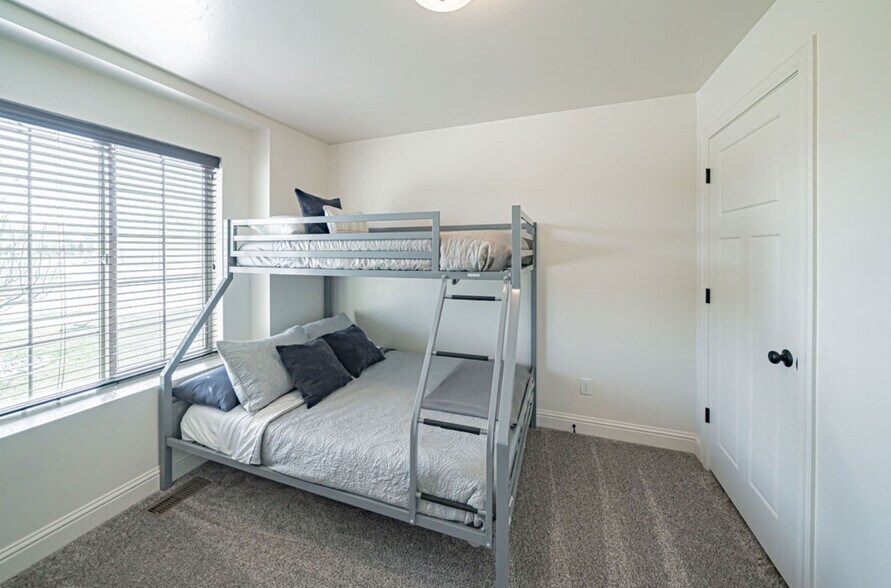 Building Photo - 3853 Tradition Ct