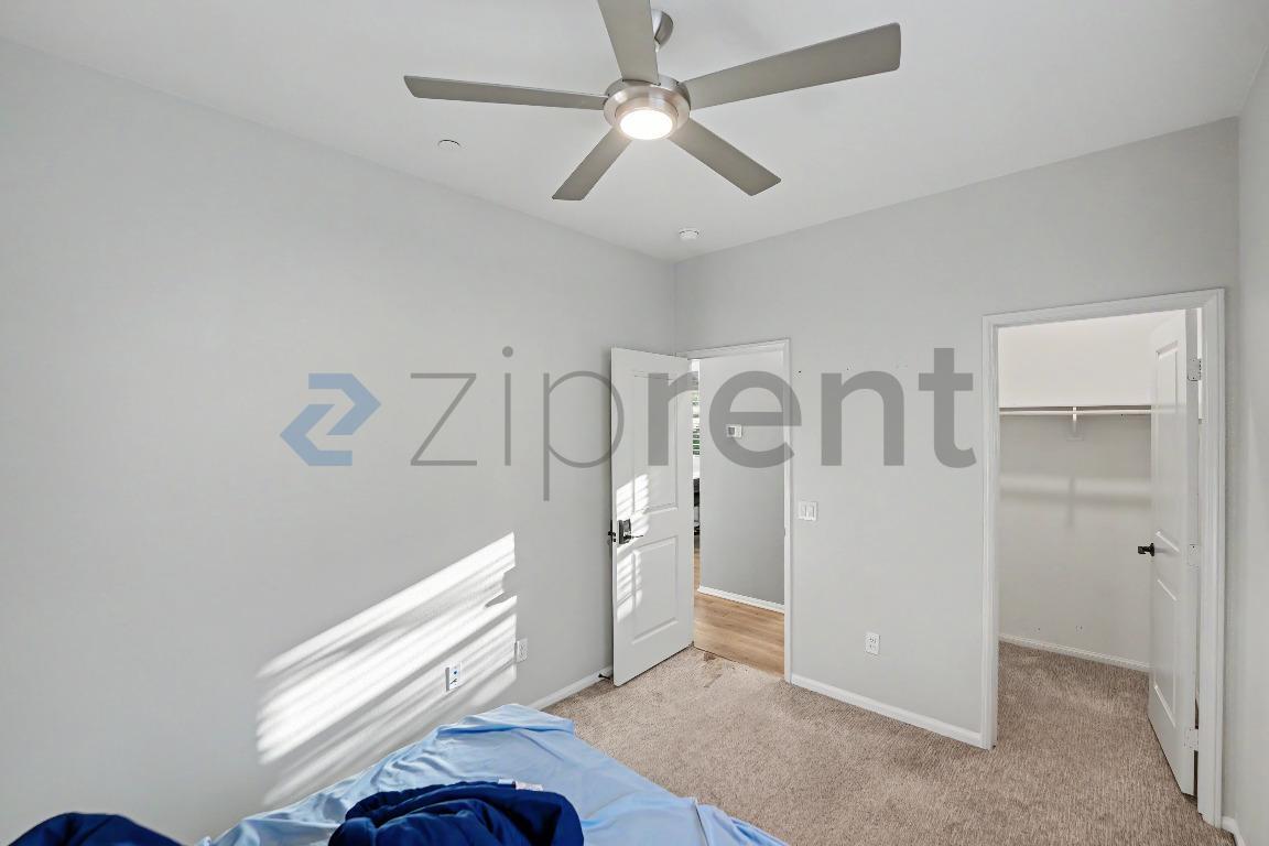 Building Photo - Unit