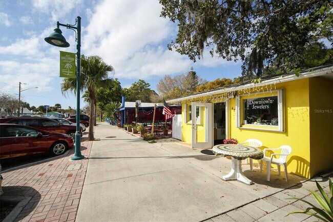 Building Photo - 85 Orange St