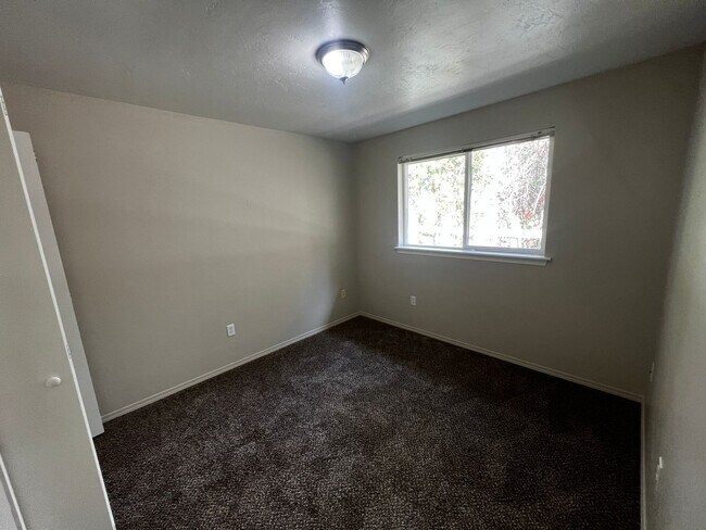 Building Photo - 210-220 N 2nd St