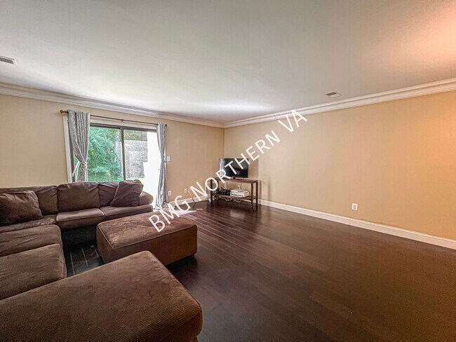 Building Photo - 3816B Steppes Ct