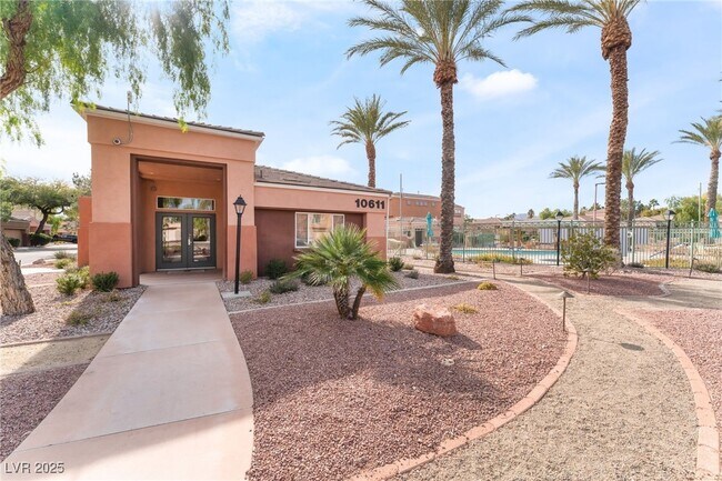 Building Photo - 704 Chase Tree St