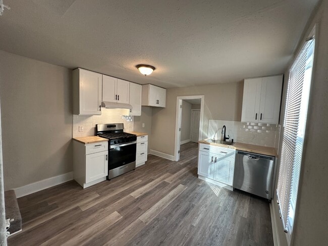 Building Photo - 1732 Ferry Ave