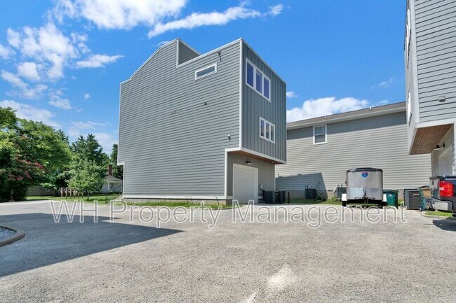 Building Photo - 1021 Elvira Ave