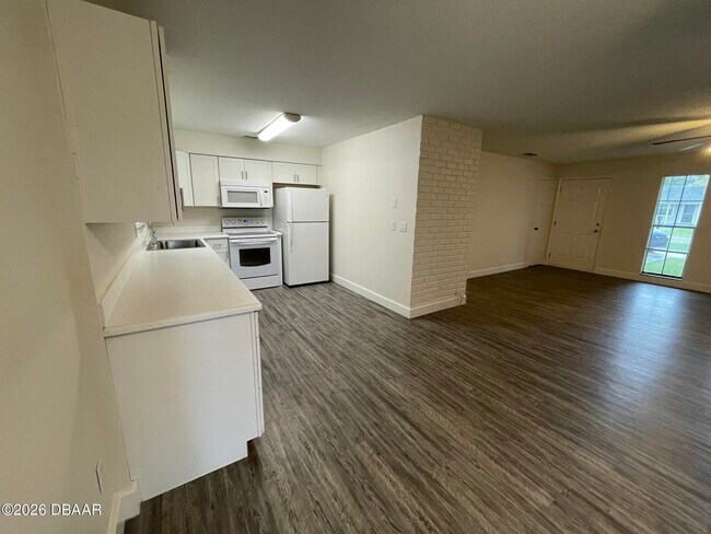 Building Photo - 90 Hickory Hills Cir