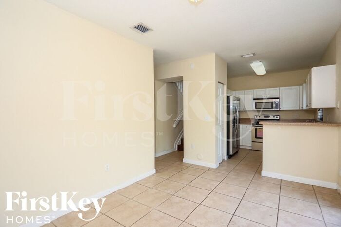 Building Photo - 2412 NE 41st Pl