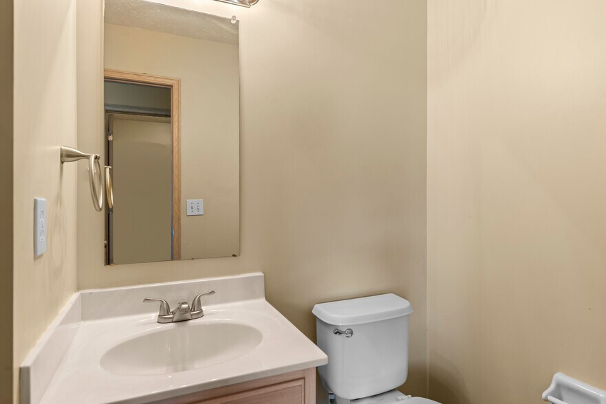 Building Photo - 8521 Old Ivory Way