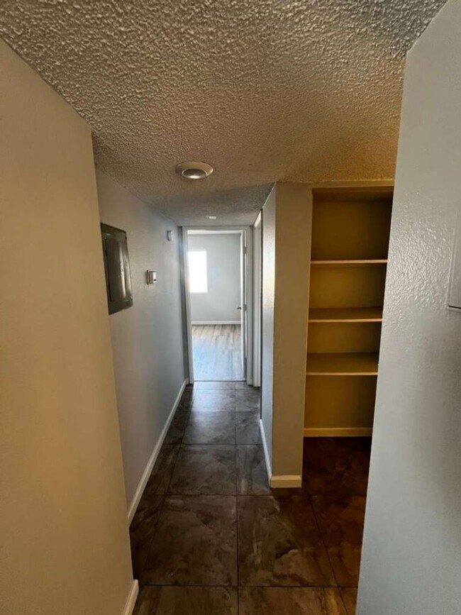 Building Photo - 5662 E Lake Mead Blvd