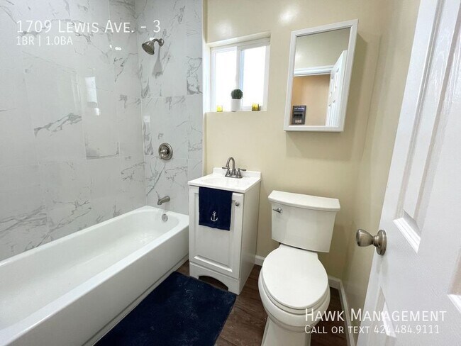 Building Photo - 1709 Lewis Ave