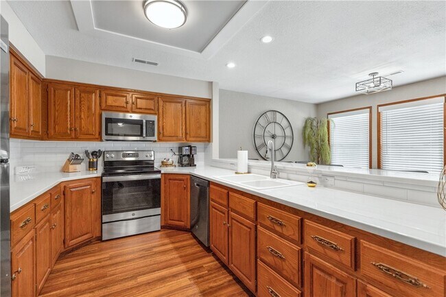 Building Photo - 6 Connie Ln