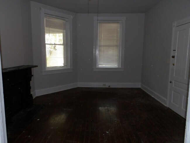 Building Photo - 310 High St