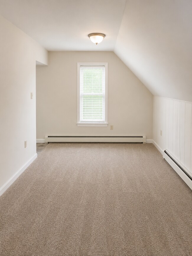 Building Photo - Available August 1st Charming 1-Bedroom Apartment in Coopersburg