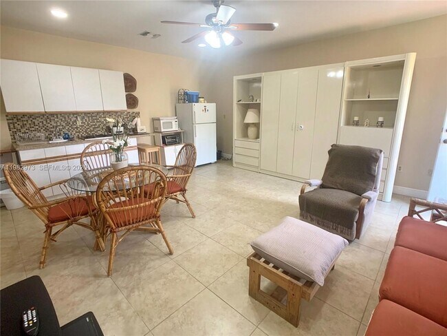 Building Photo - 15529 SW 69th Terrace