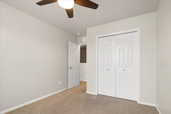 Building Photo - Beautiful Home 3 bed, 2bth - Pet Friendly - Ready Now!