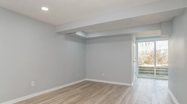 Building Photo - 14804 Bellaire Ave