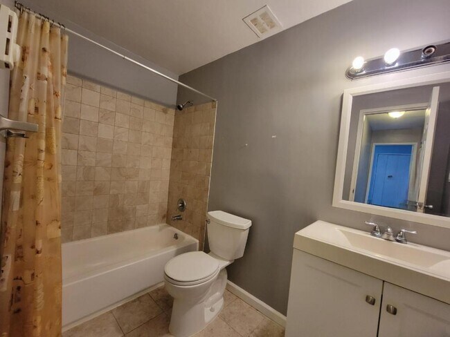 Building Photo - 330 Shore Drive, A7