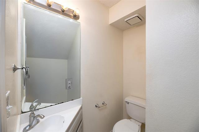 Building Photo - 1410 Brookside Dr