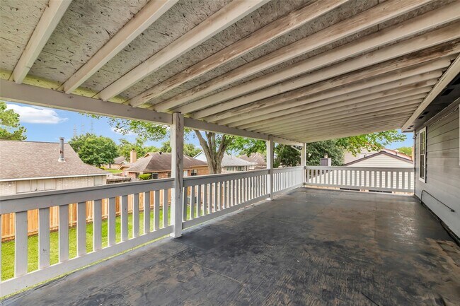 Building Photo - 15830 Pipers View Dr