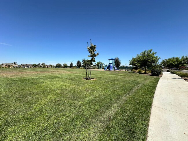 Building Photo - Pet Friendly home coming soon!