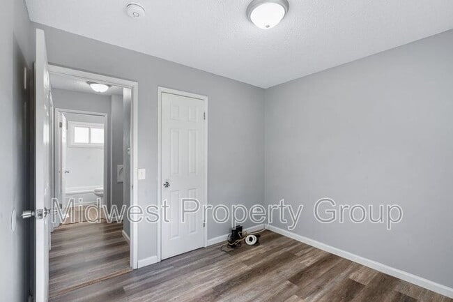 Building Photo - 2495 Lindsay Ln