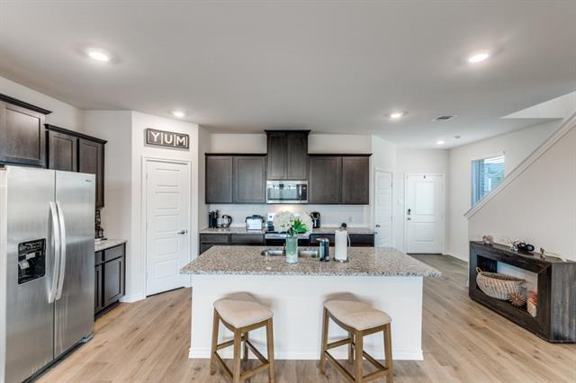 Building Photo - 736 Lone Rock Dr