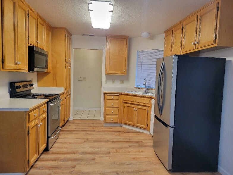 Building Photo - 1812 College Greens Dr