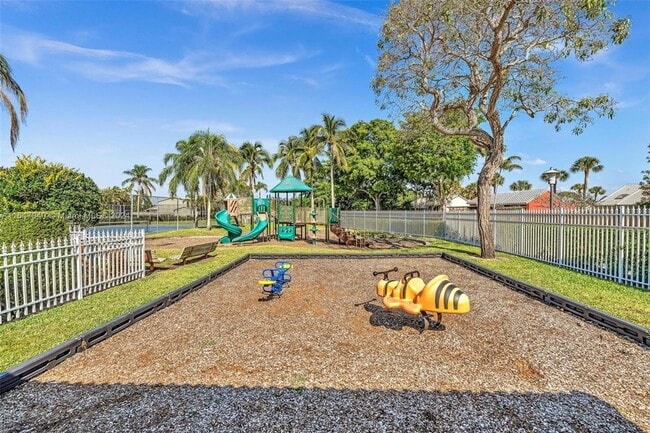 Building Photo - 9940 Watermill Cir