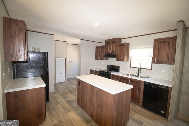 Building Photo - 1778 Zettwell Rd