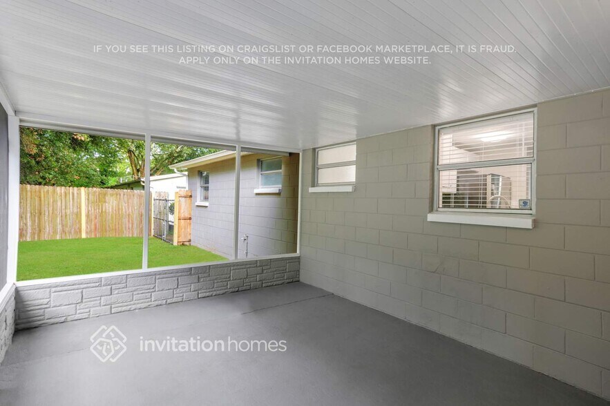 Building Photo - 210 Paka Ct