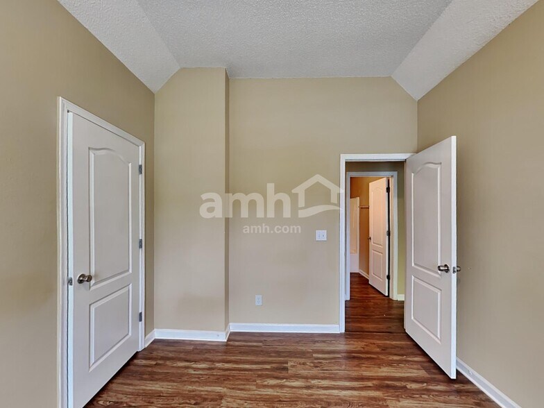 Building Photo - 3083 Newtons Crest Cir