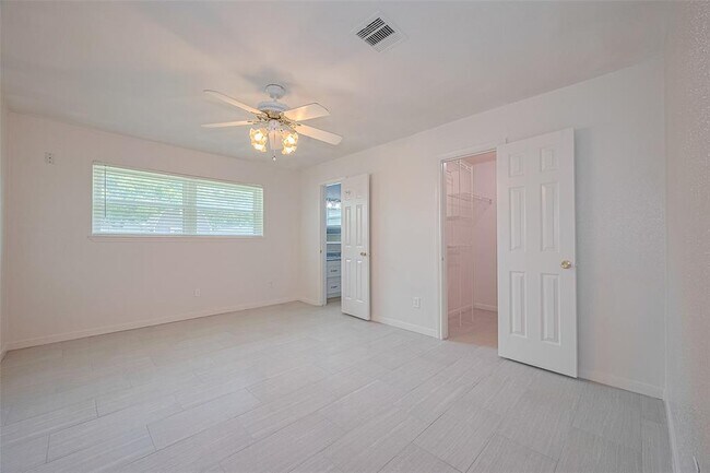 Building Photo - 9711 Mackworth Dr